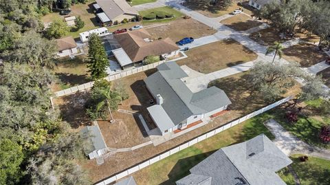 A home in LAKE WALES