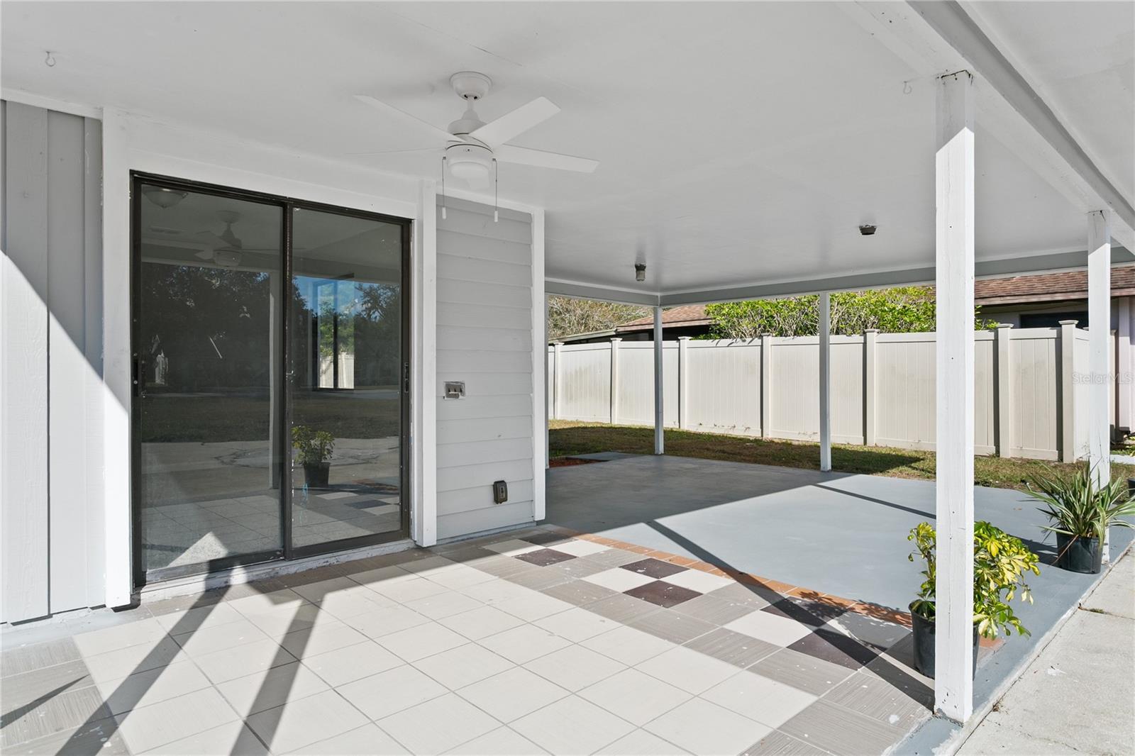 3743 RED OAK COURT
