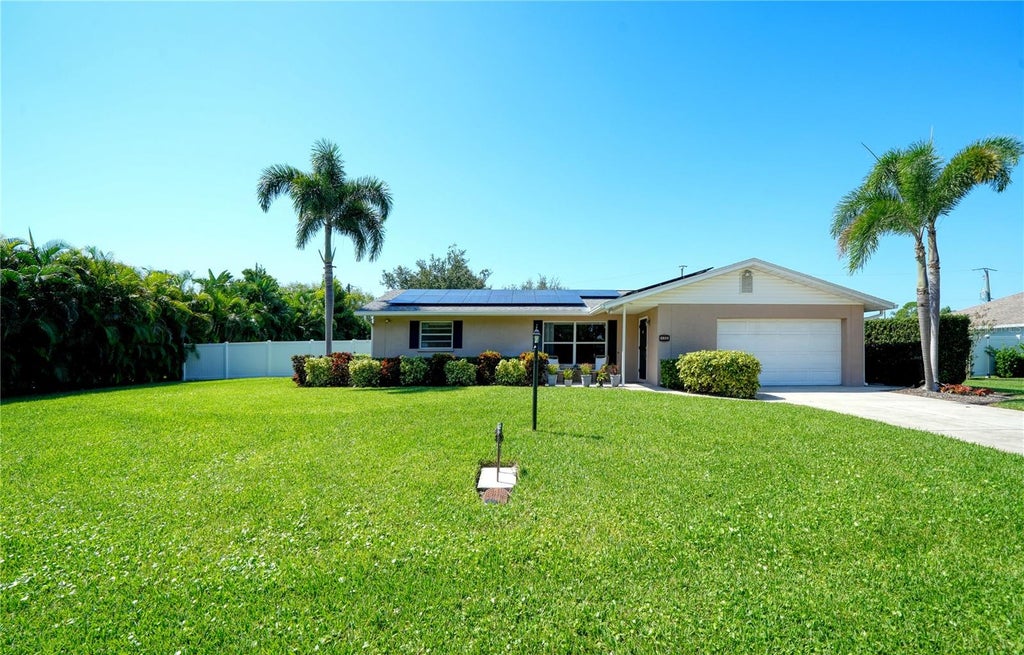 Photo of 2304 50th Street W, Bradenton, FL 34209 (MLS # N6146224)
