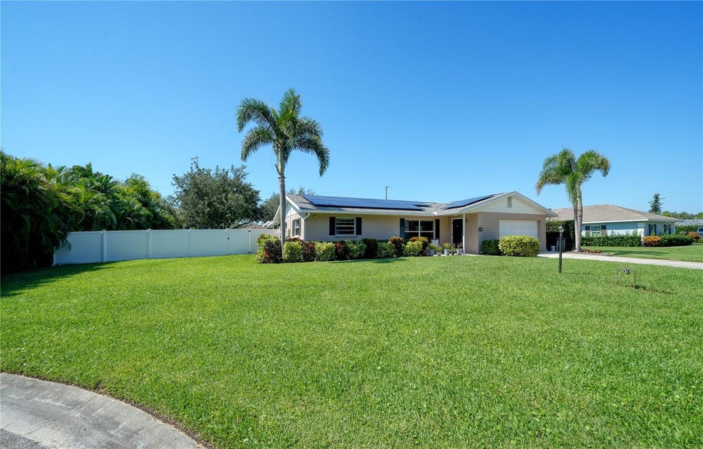 Photo of 2304 50th Street W, Bradenton, FL 34209 (MLS # N6146224)