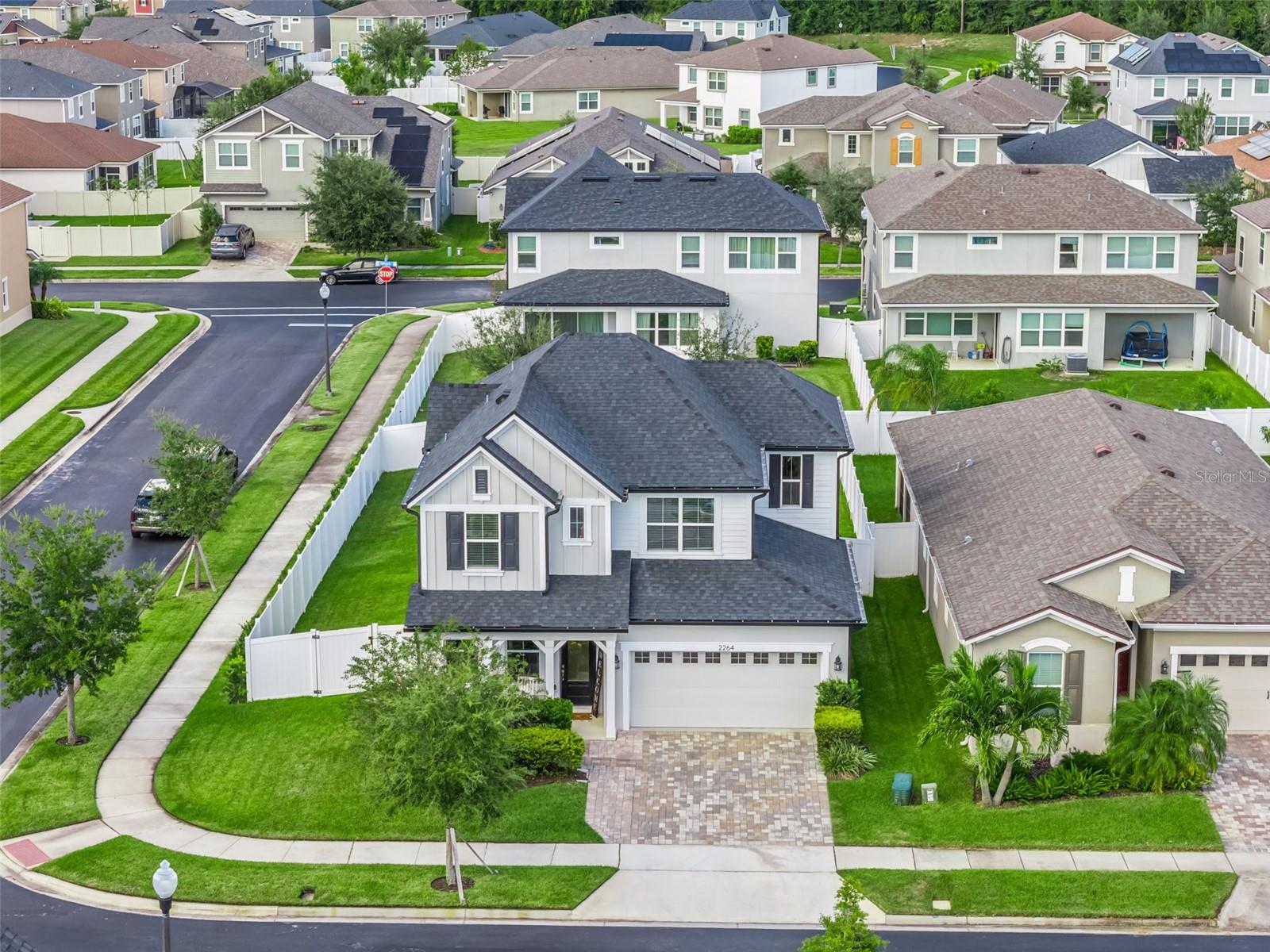 2264 FARNHAM DRIVE