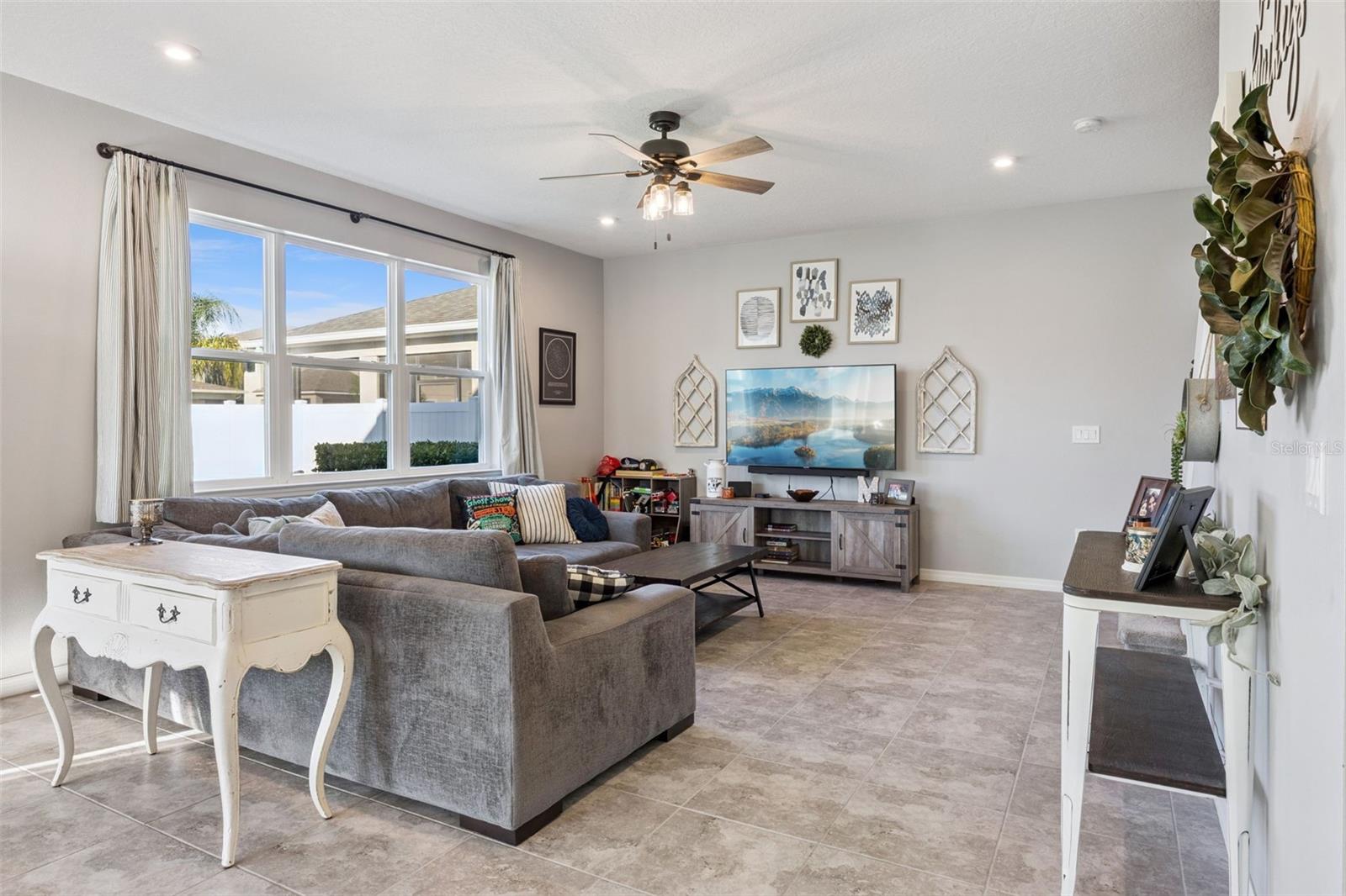 PRESERVE/CROWN POINT PH 2B - Residential