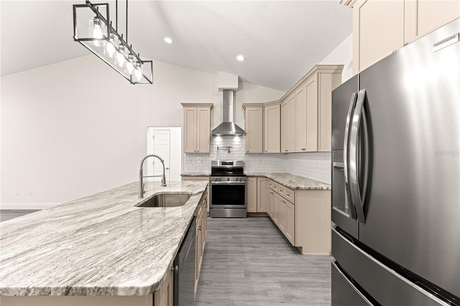 ROLLING HILLS UN 01 - Residential