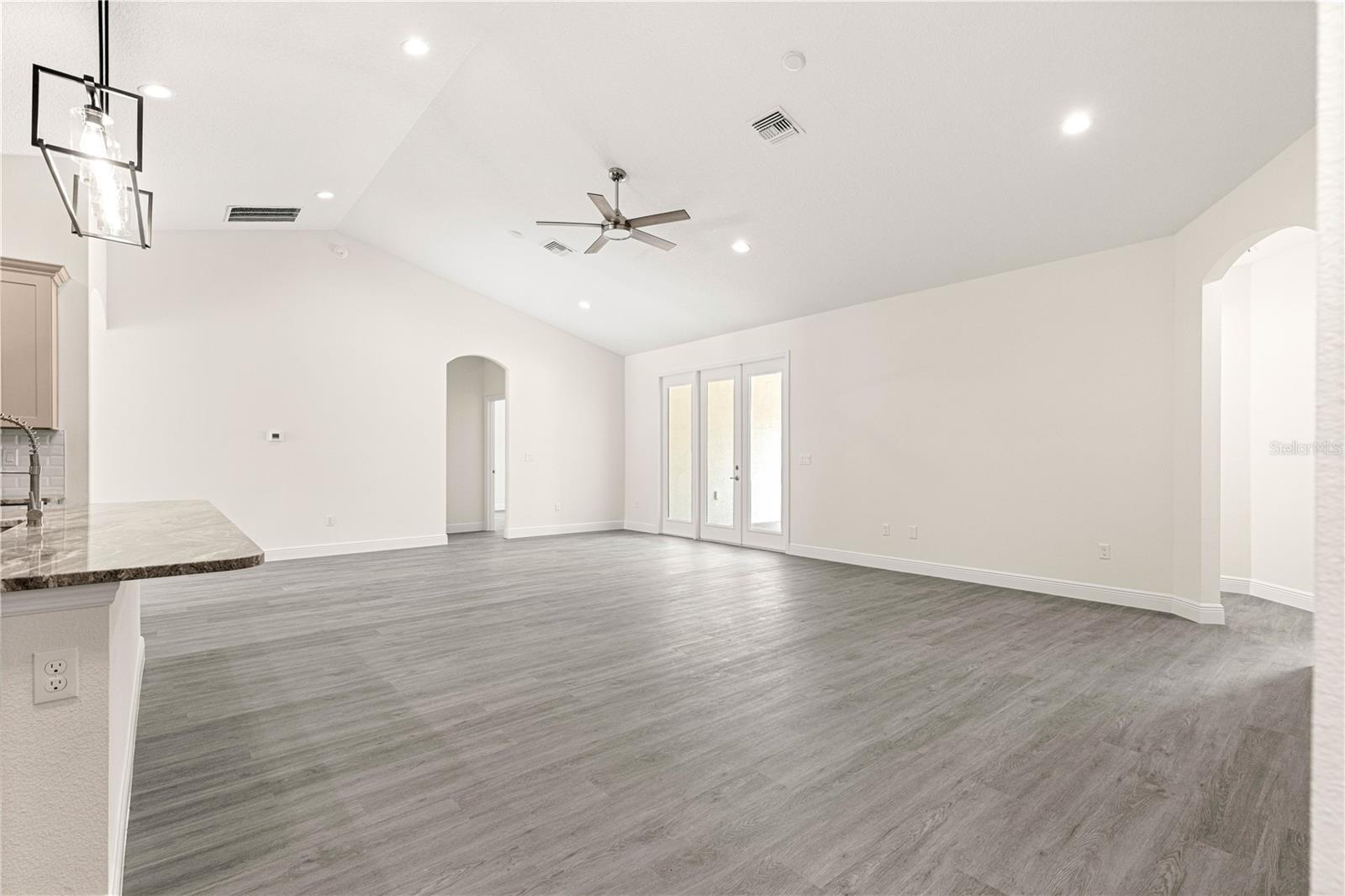 ROLLING HILLS UN 01 - Residential