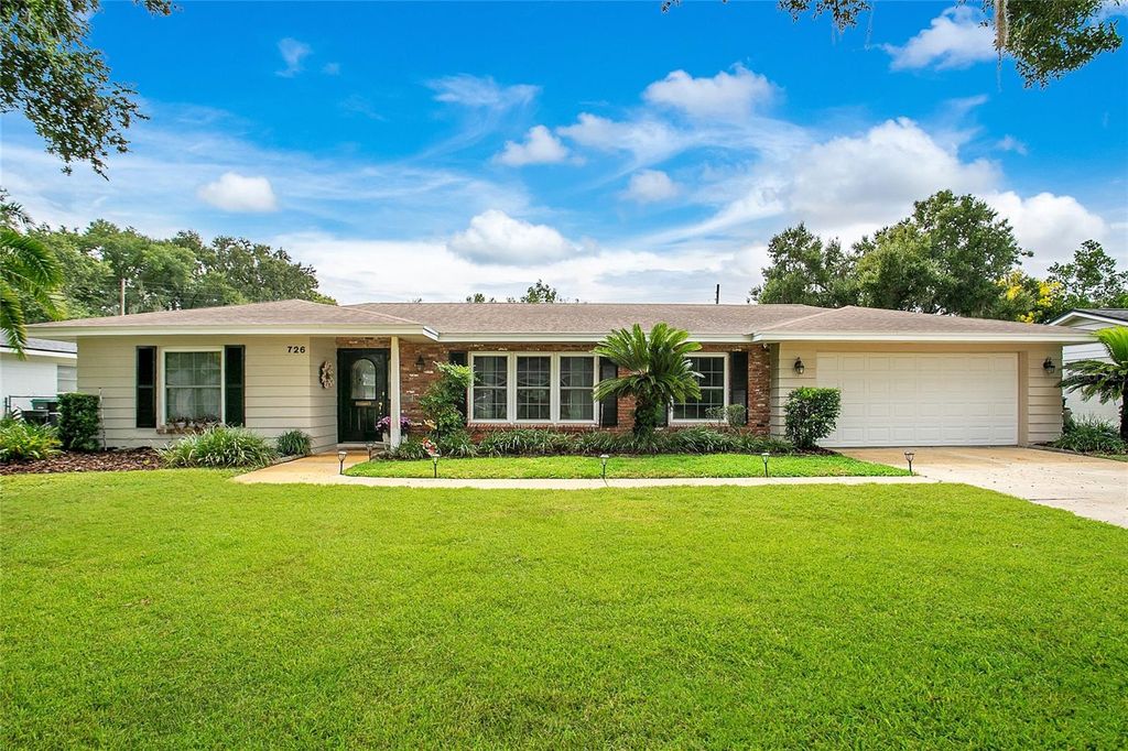 Photo of 726 Albertson Place, Orlando, FL 32806 (MLS # O6350714)