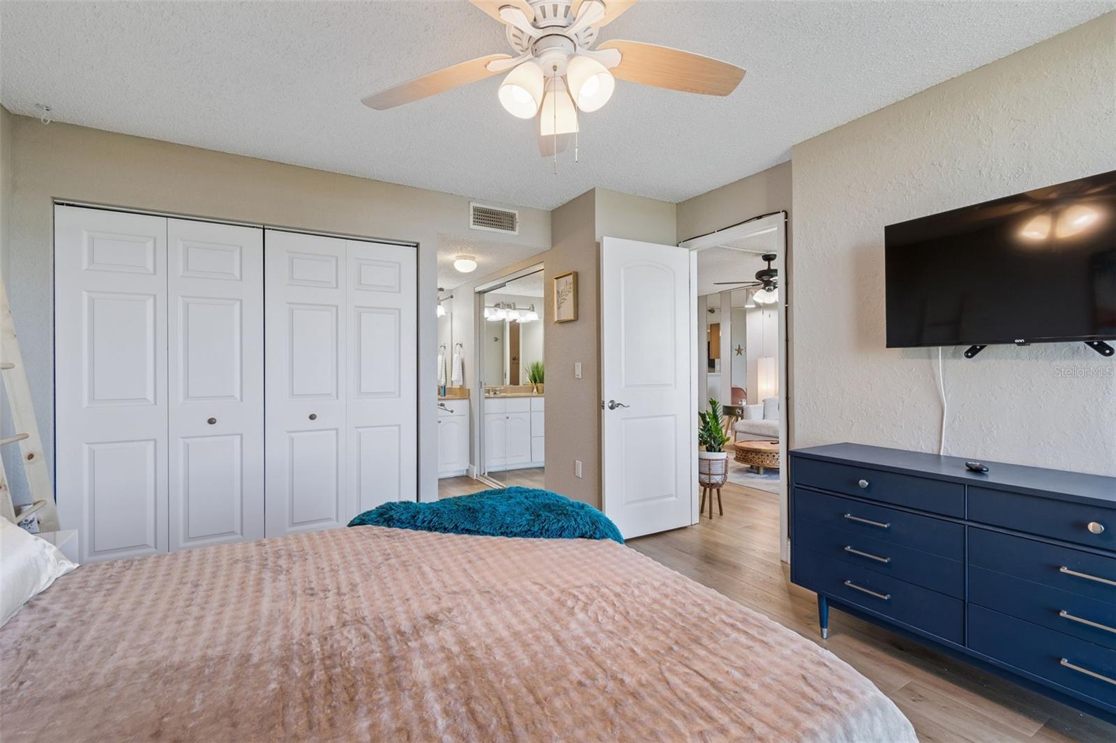 COVE CAY VILLAGE III - Residential