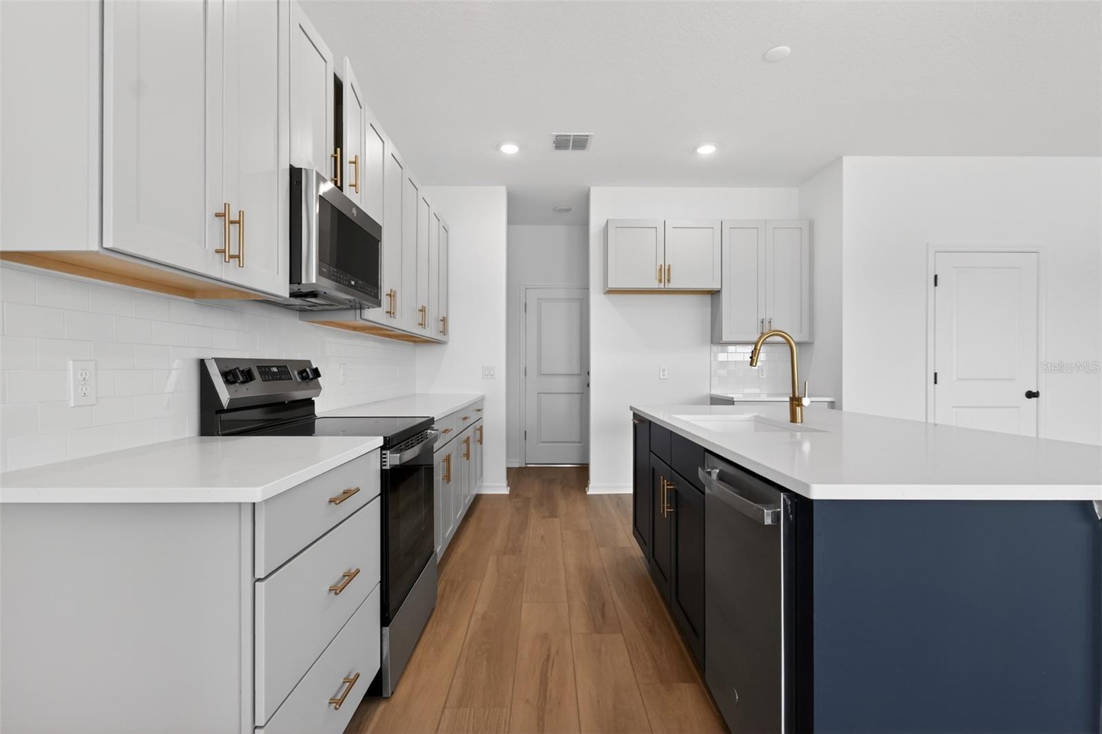 CATAMARAN COVE PHASE I & II - Residential