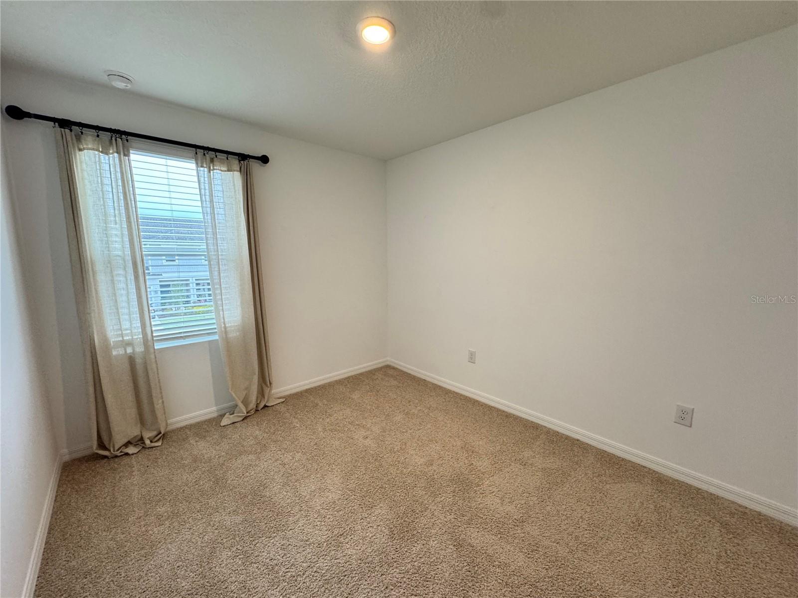 ARTISAN LAKES EDGESTONE NORTH PH I & II - Residential Lease