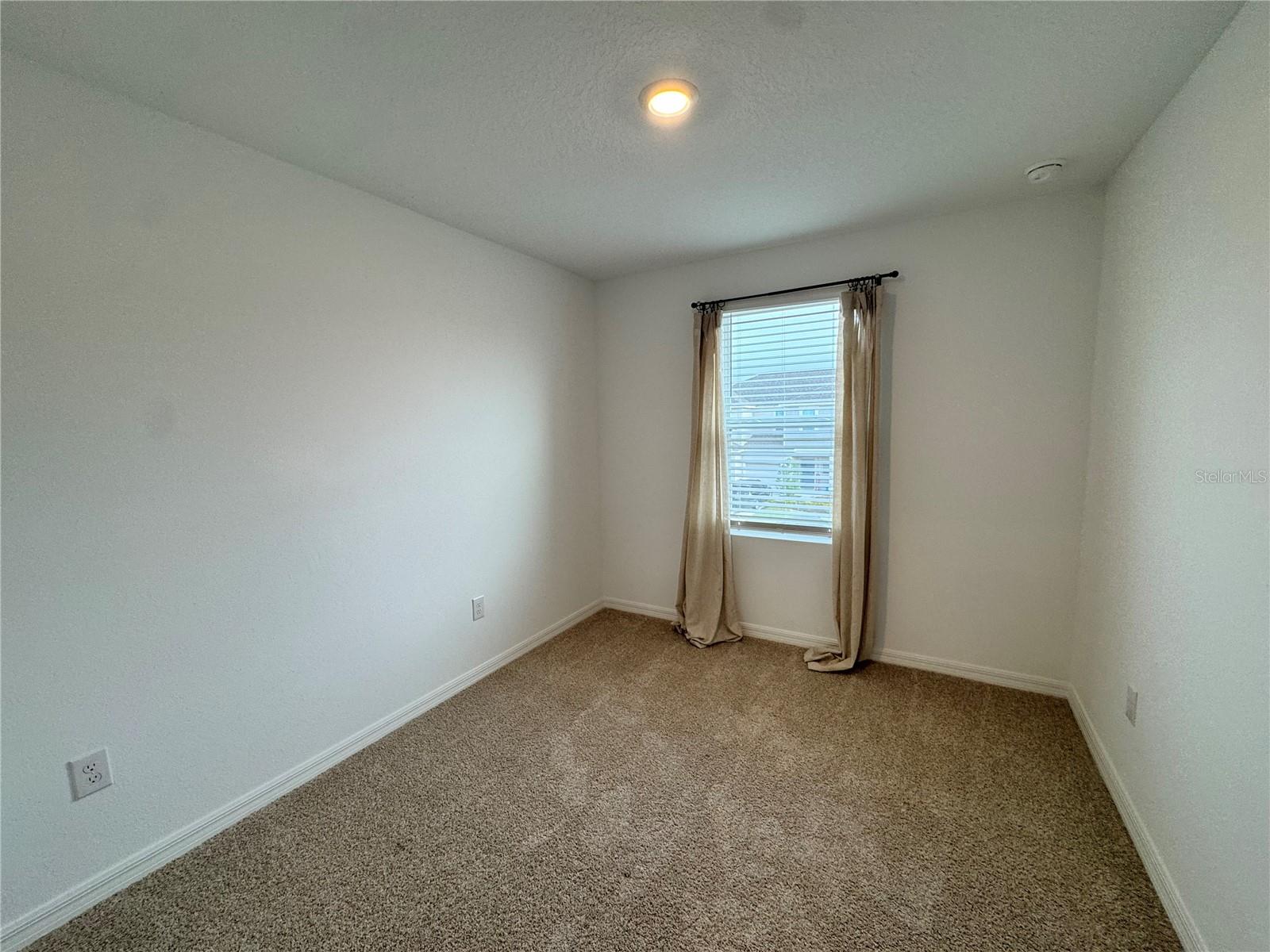 ARTISAN LAKES EDGESTONE NORTH PH I & II - Residential Lease