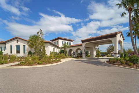 A home in WIMAUMA