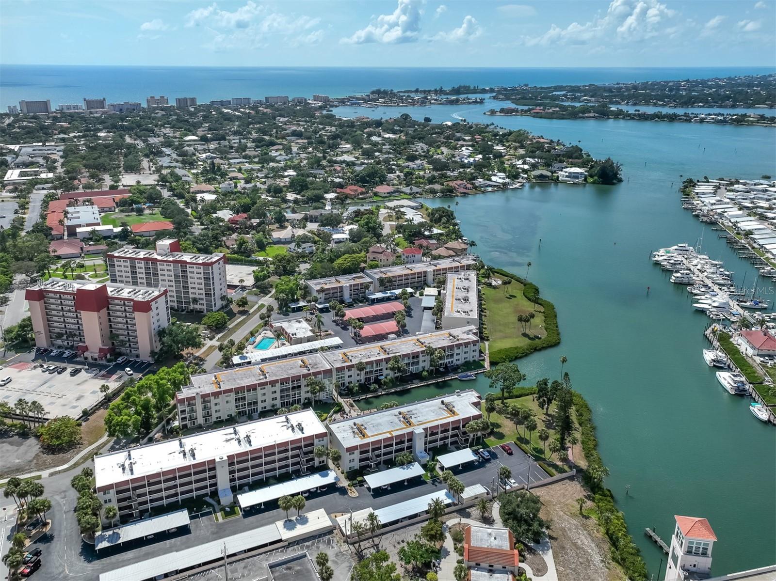 BELLA COSTA II - Residential