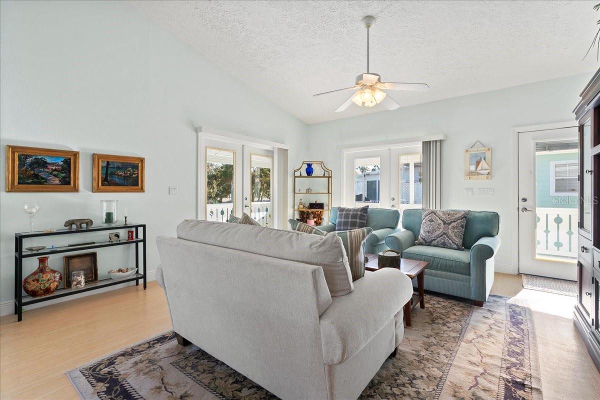 SUWANNEE SHORES - Residential