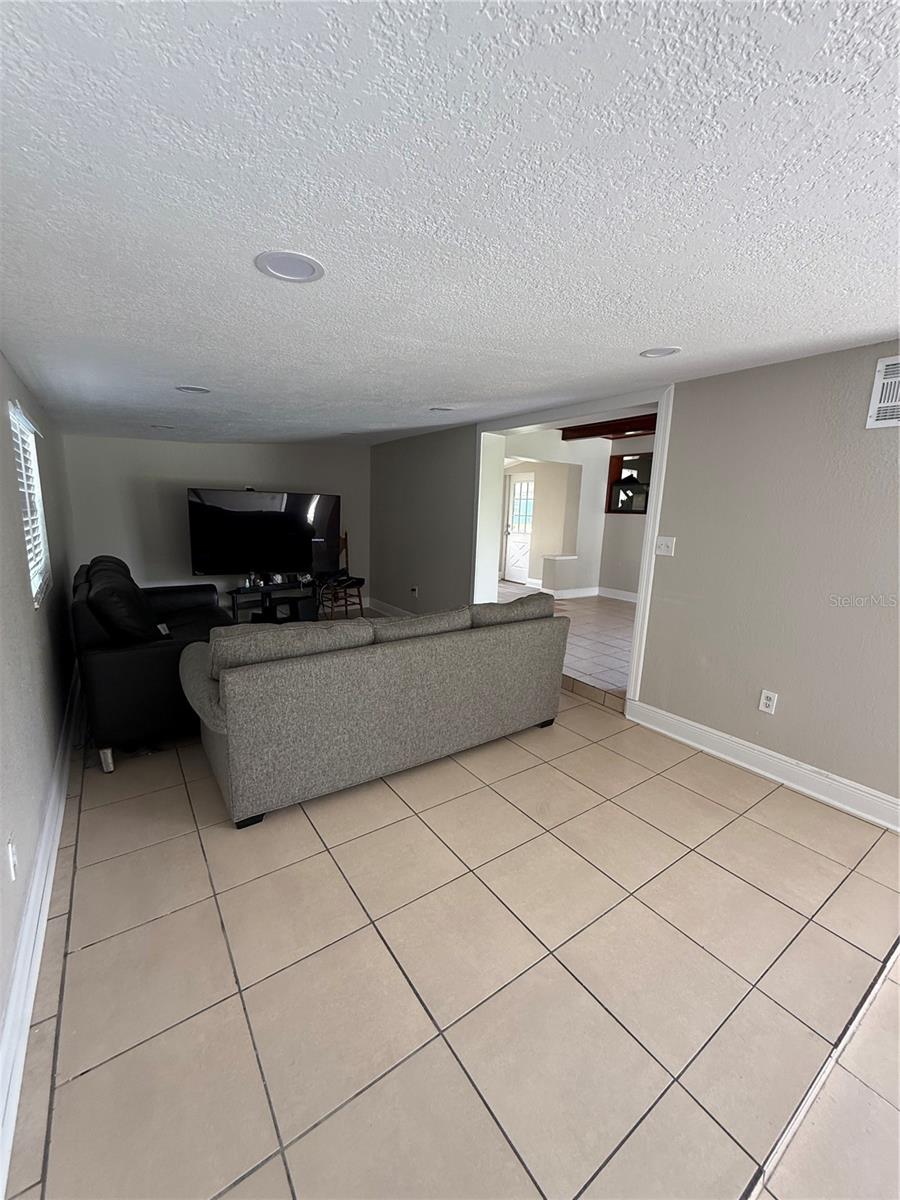 COUNTRY CLUB ESTATES SUB - Residential