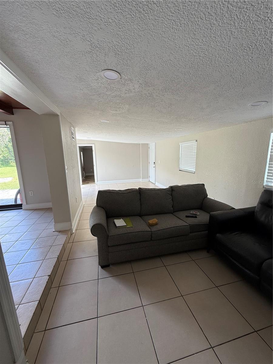 COUNTRY CLUB ESTATES SUB - Residential