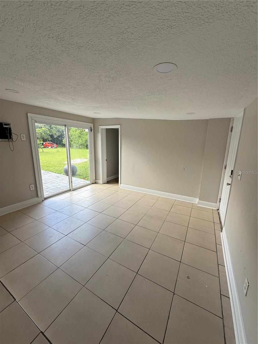 COUNTRY CLUB ESTATES SUB - Residential