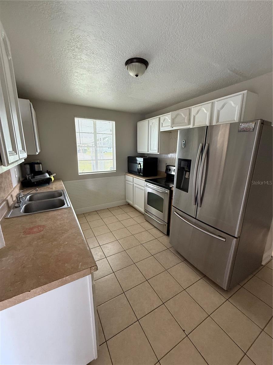 COUNTRY CLUB ESTATES SUB - Residential