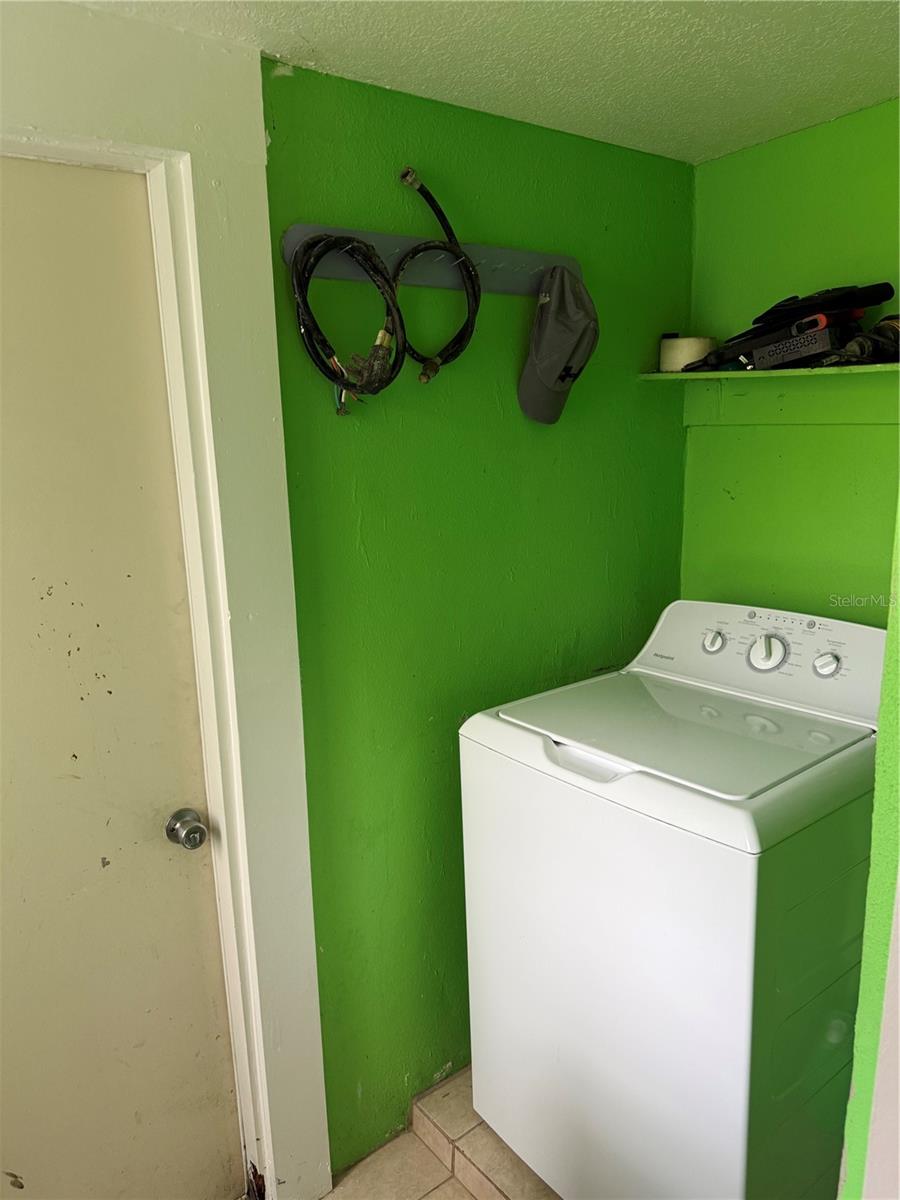 COUNTRY CLUB ESTATES SUB - Residential