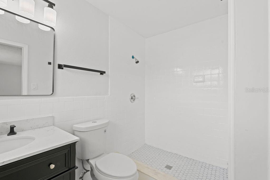 BEVERLY HILLS UNIT 04 - Residential