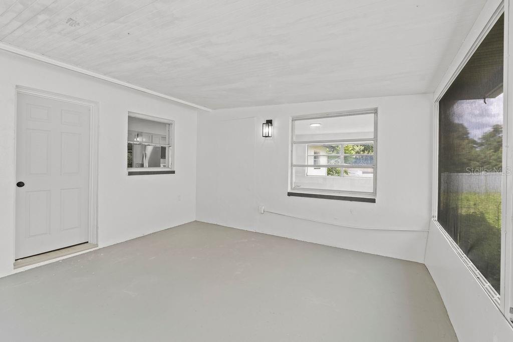BEVERLY HILLS UNIT 04 - Residential