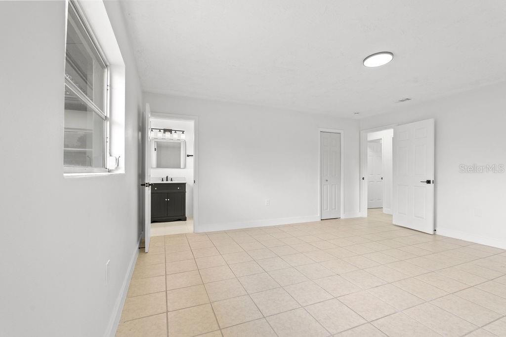 BEVERLY HILLS UNIT 04 - Residential