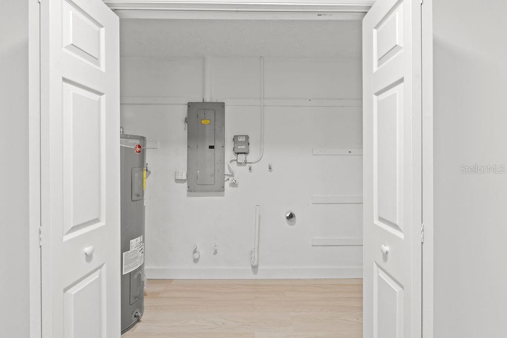 BEVERLY HILLS UNIT 04 - Residential