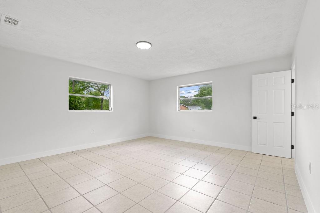 BEVERLY HILLS UNIT 04 - Residential