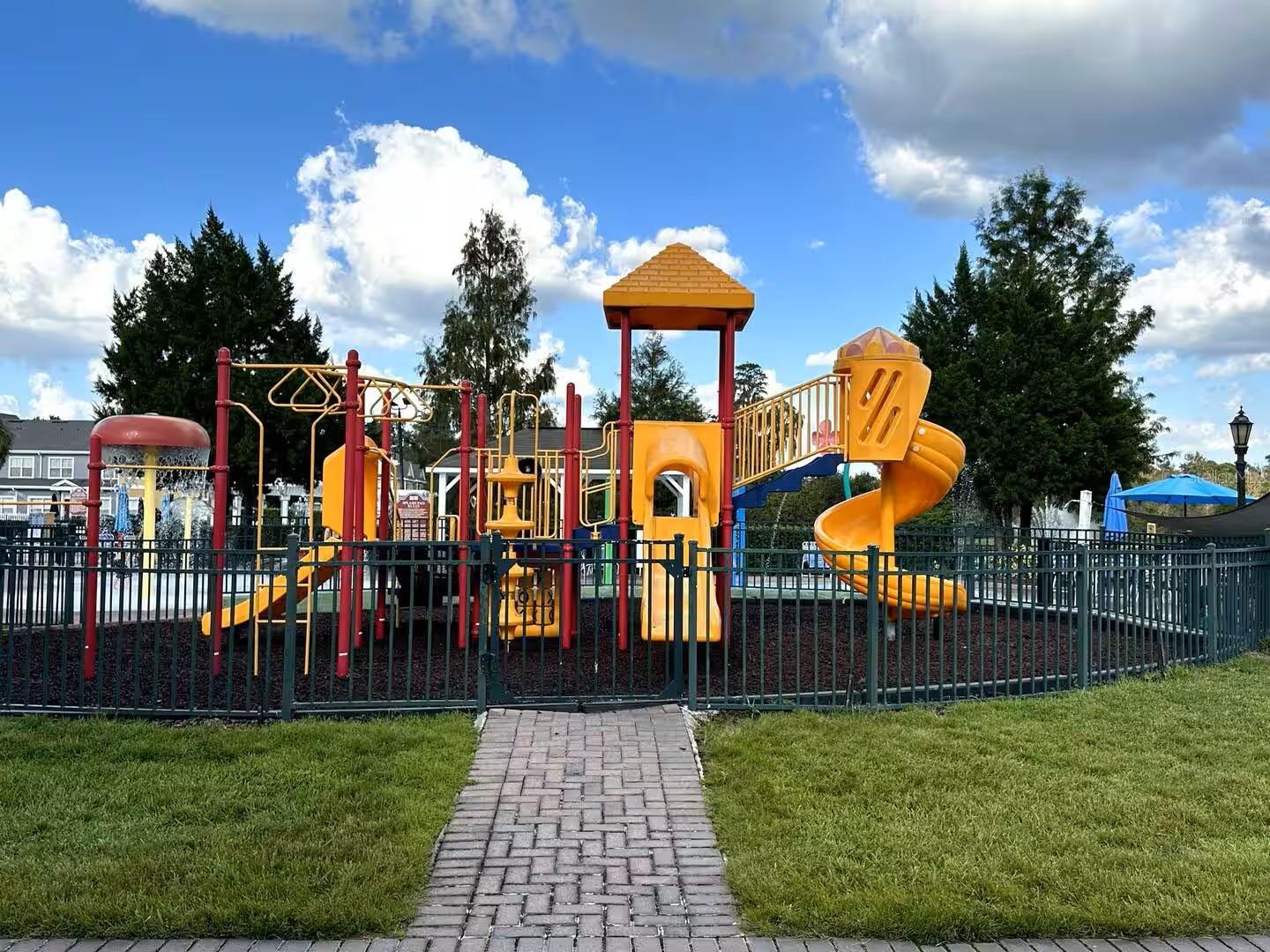 VILLAS AT SEVEN DWARFS LANE CONDO - Residential