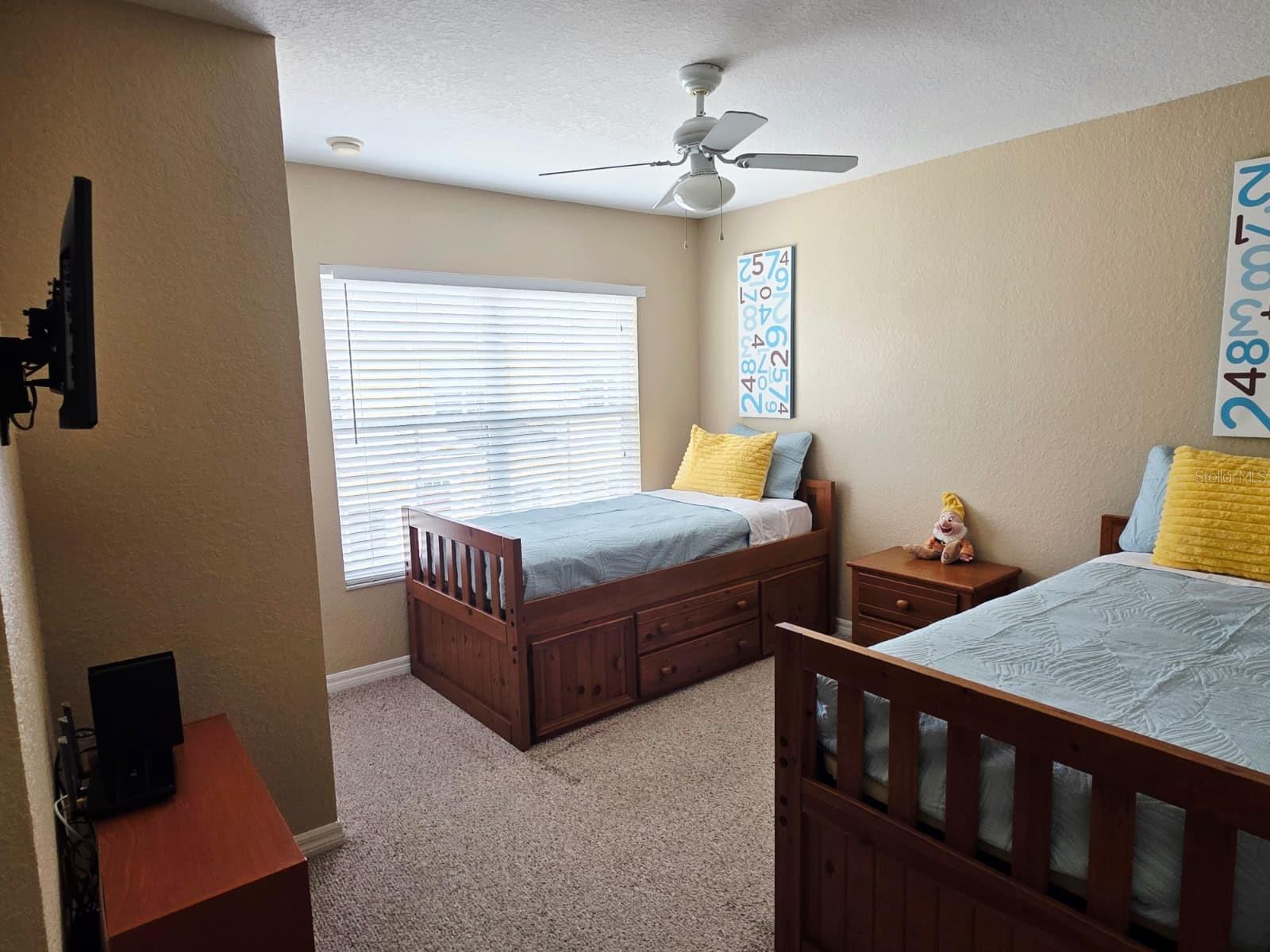 VILLAS AT SEVEN DWARFS LANE CONDO - Residential