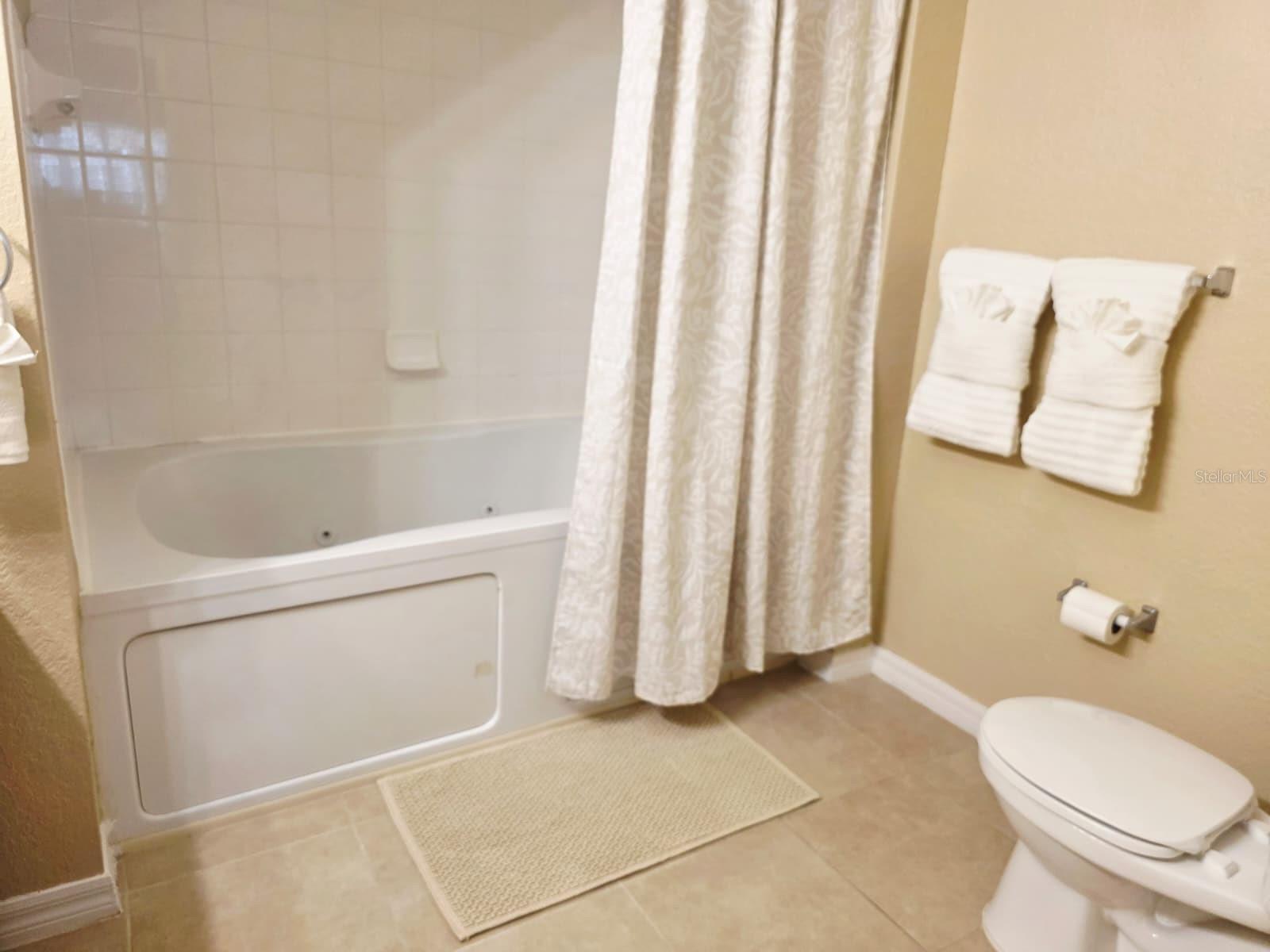 VILLAS AT SEVEN DWARFS LANE CONDO - Residential