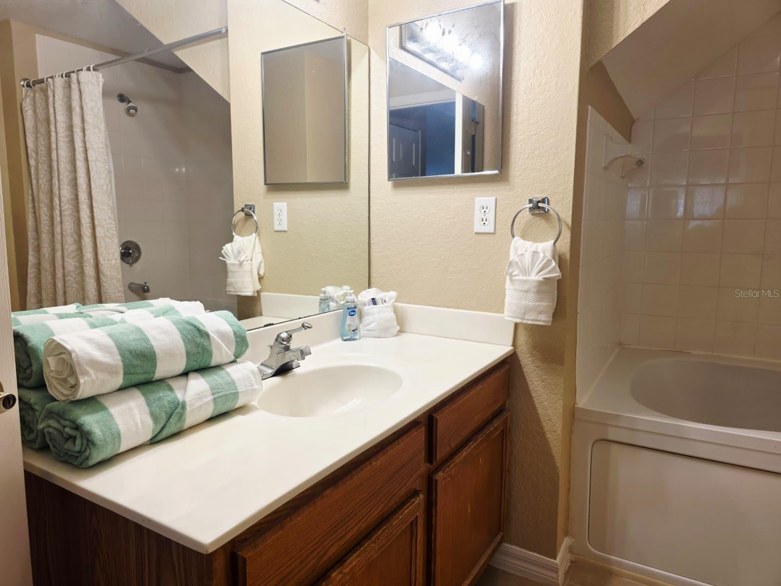 VILLAS AT SEVEN DWARFS LANE CONDO - Residential