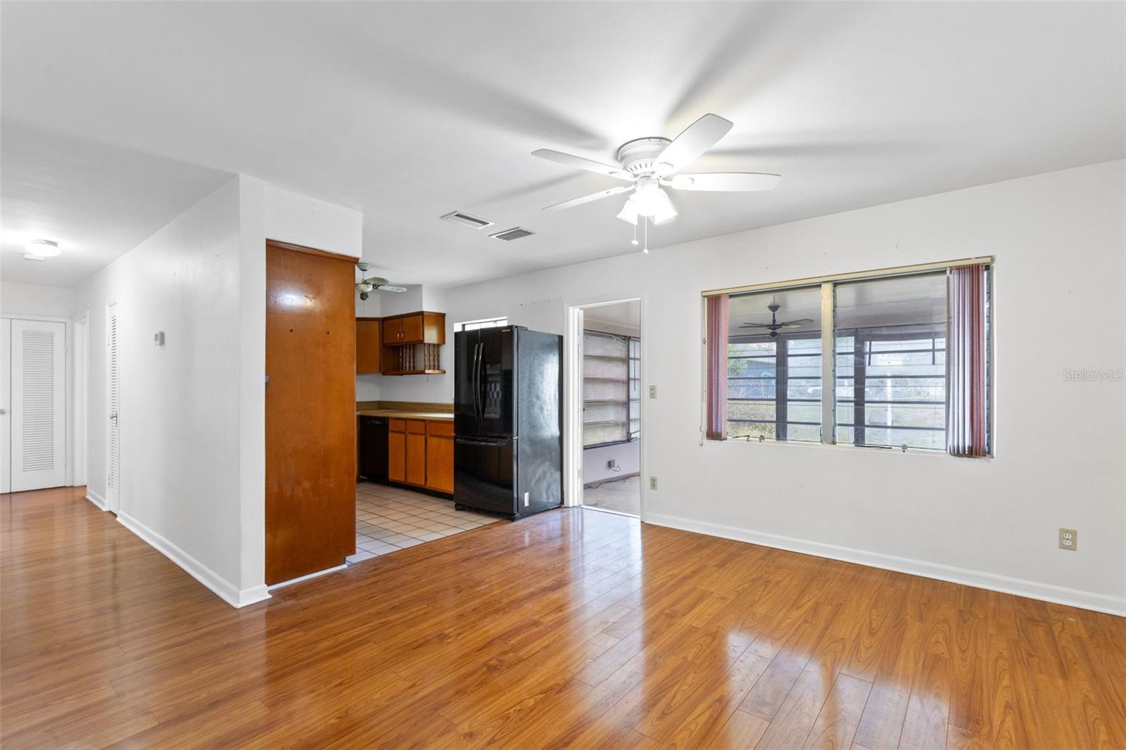 EL RANCHO PARK ADD BLK B - Residential