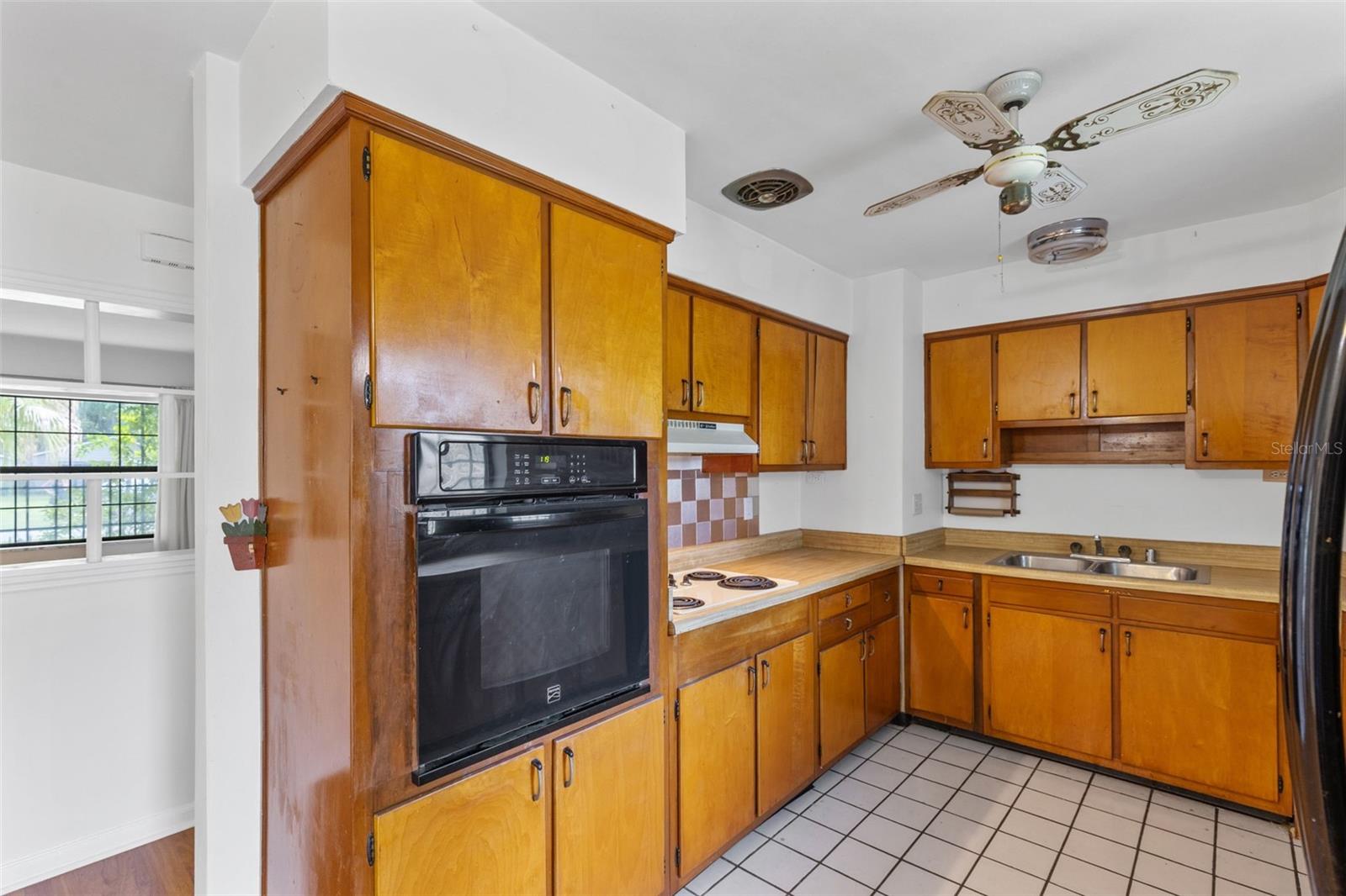 EL RANCHO PARK ADD BLK B - Residential