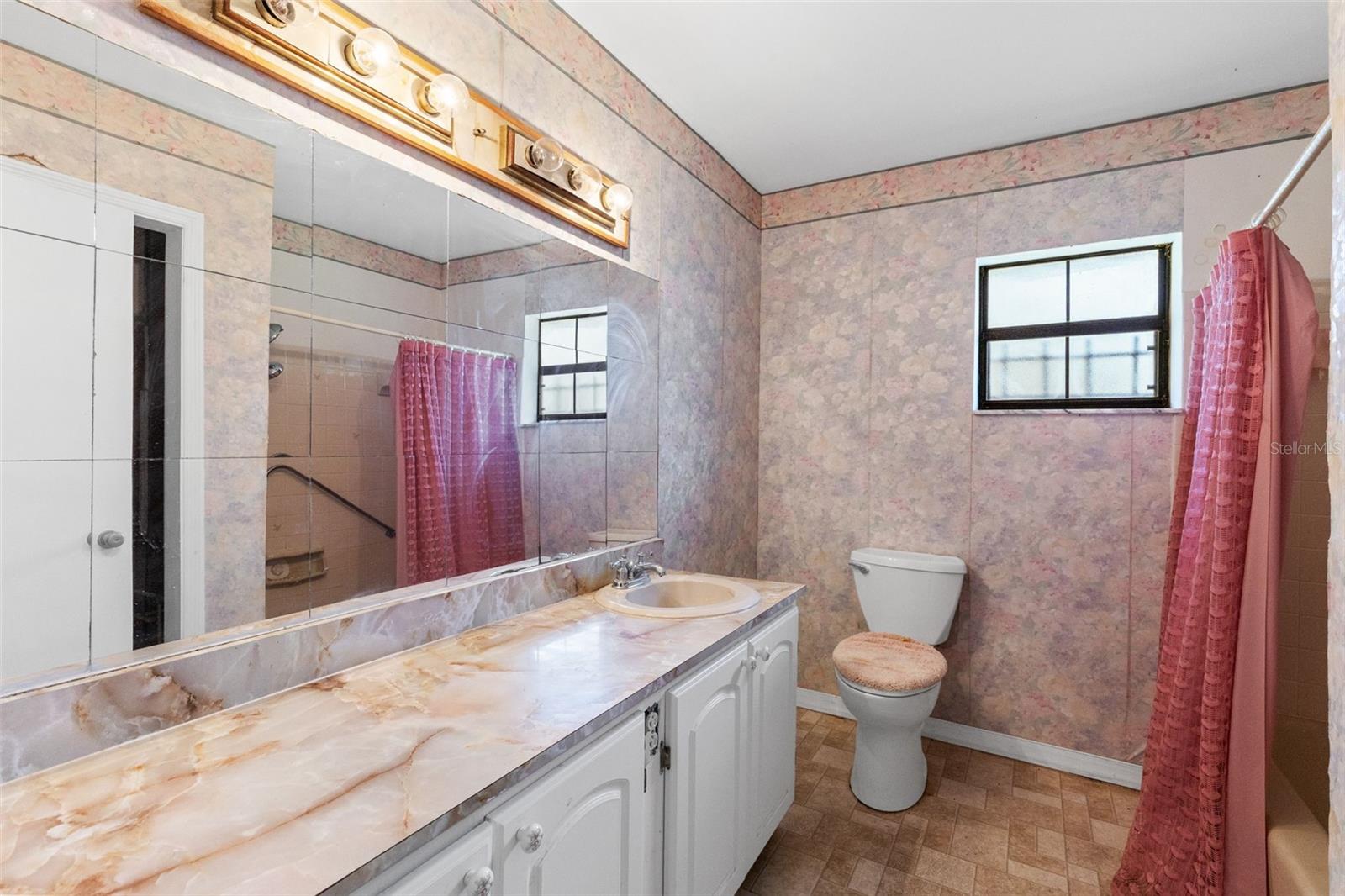 EL RANCHO PARK ADD BLK B - Residential