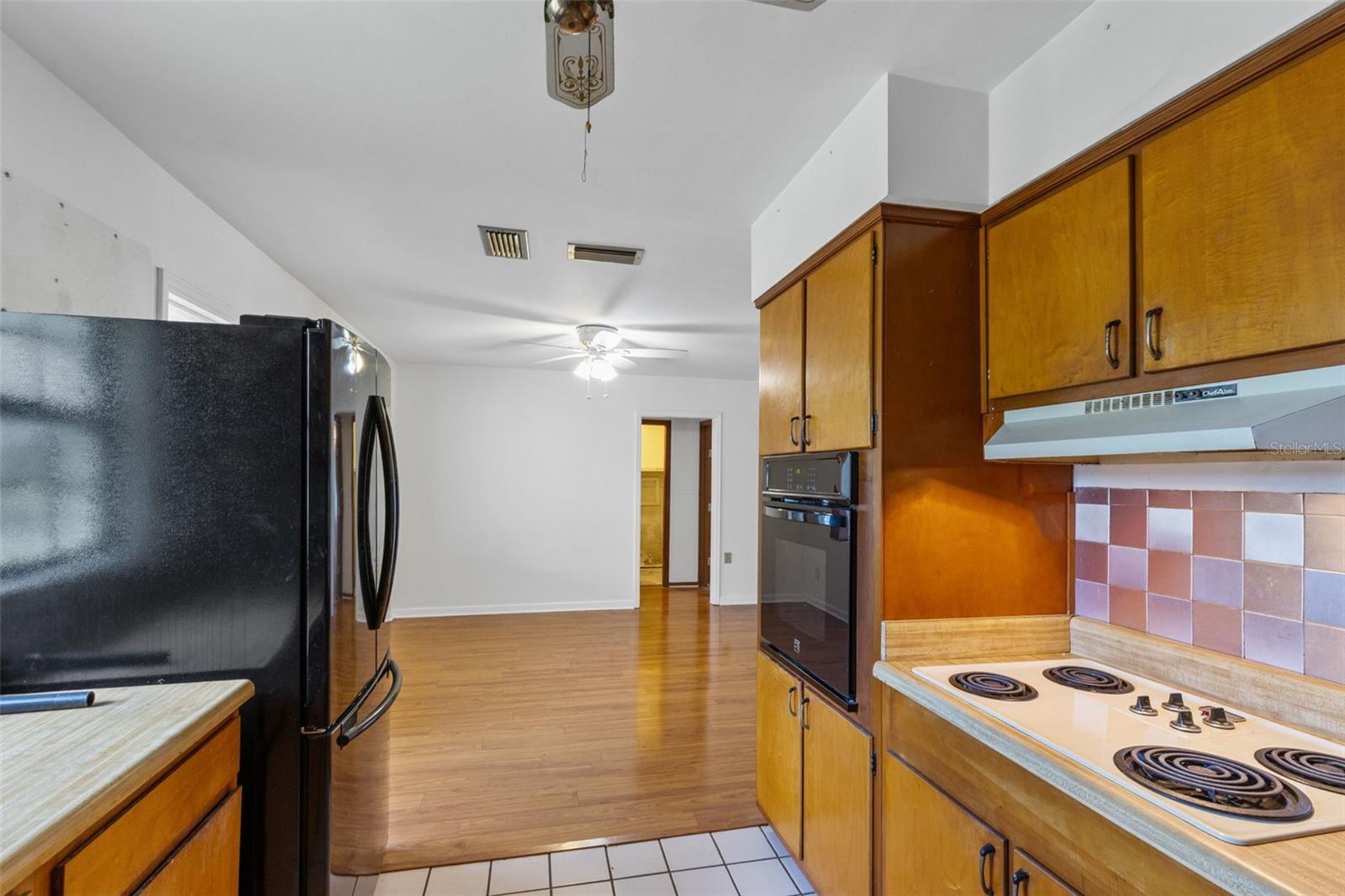 EL RANCHO PARK ADD BLK B - Residential