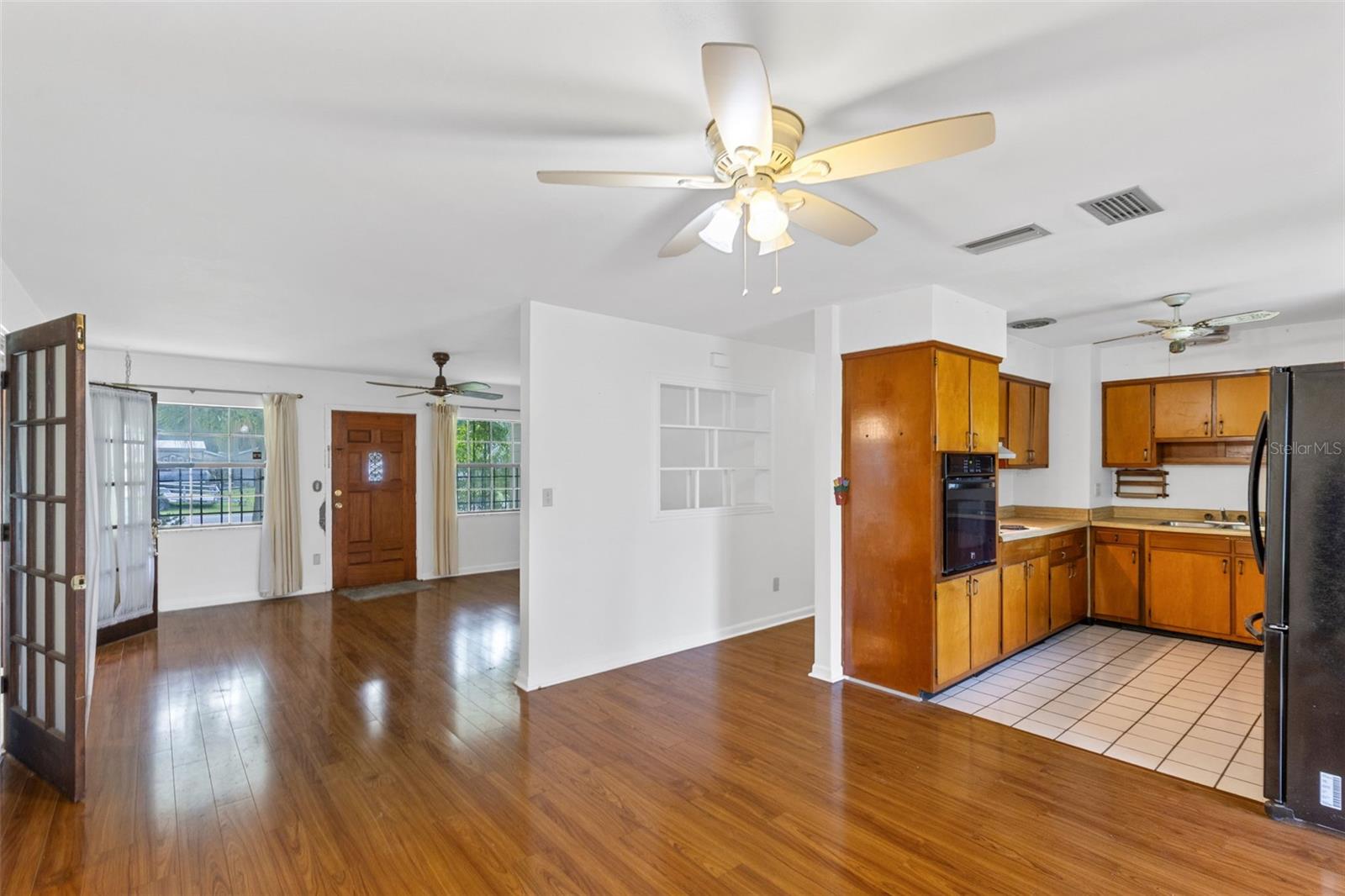 EL RANCHO PARK ADD BLK B - Residential