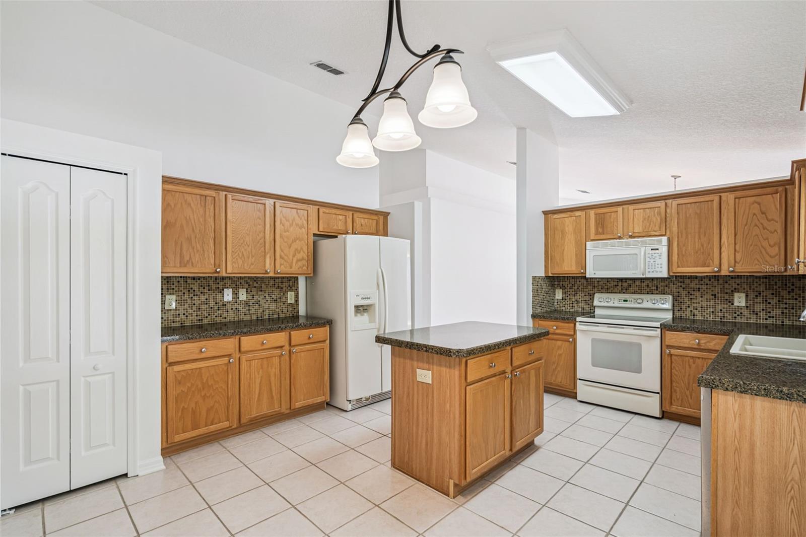 LOST LAKE ESTATES - Residential