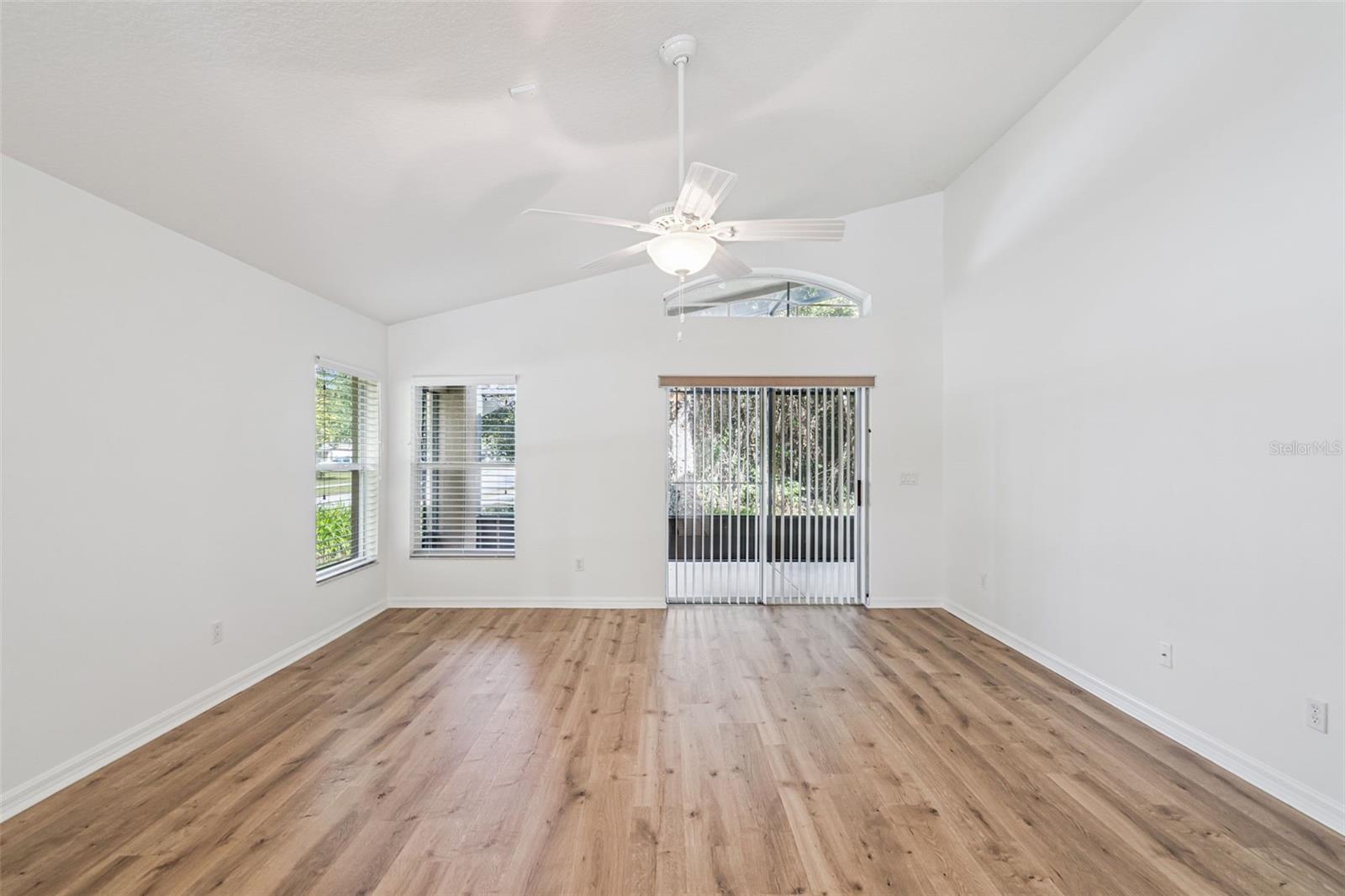 LOST LAKE ESTATES - Residential