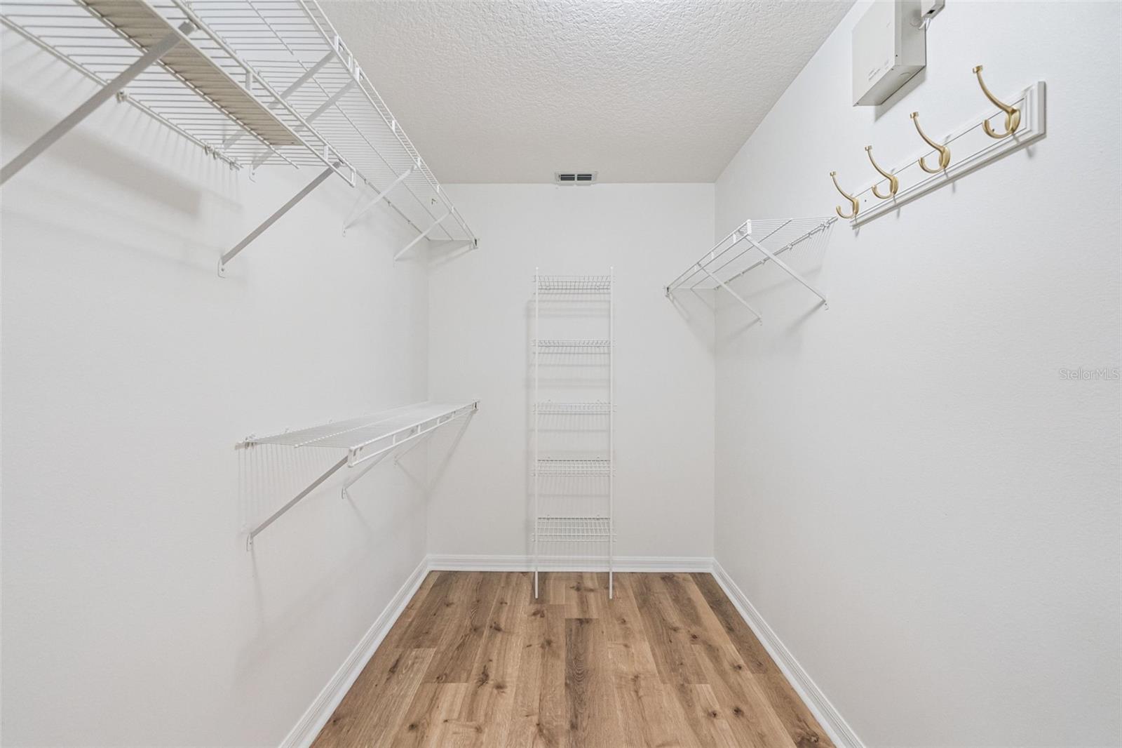 LOST LAKE ESTATES - Residential