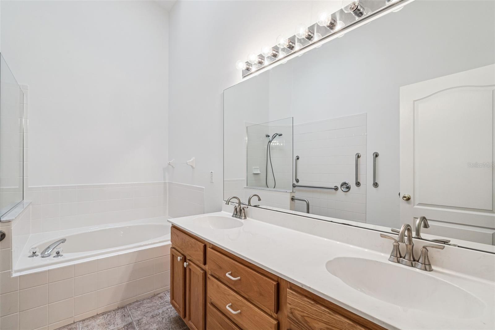 LOST LAKE ESTATES - Residential