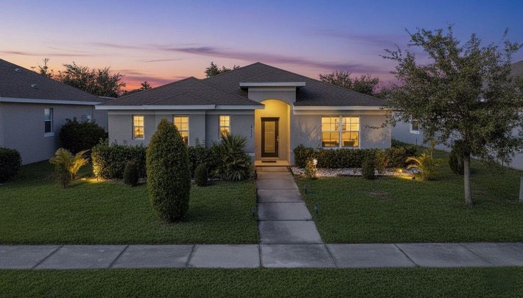 Photo of 4957 Castle Street E, Kissimmee, FL 34758 (MLS # O6371293)