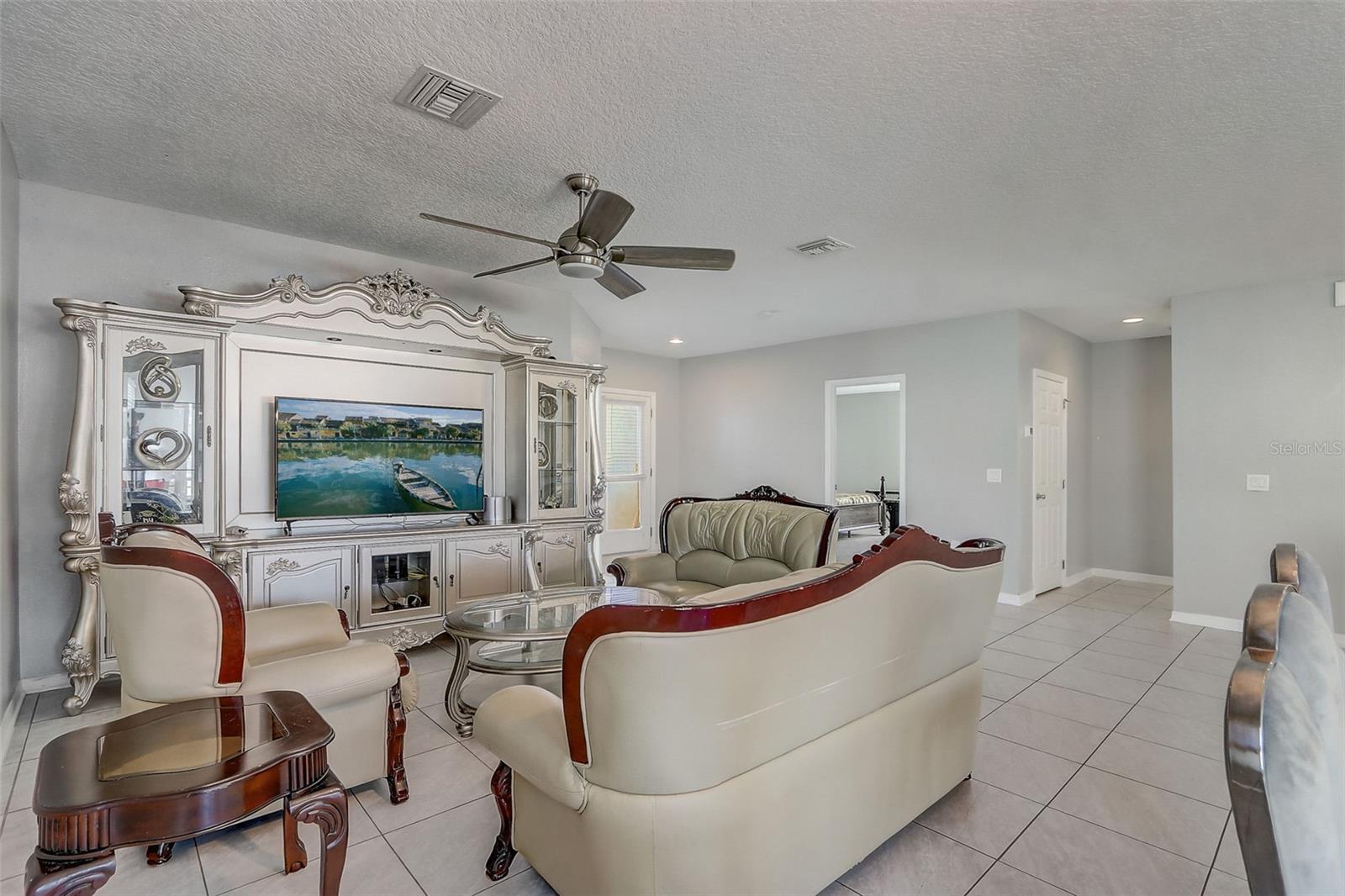 TRAFALGAR VILLAGE PH 03 - Residential