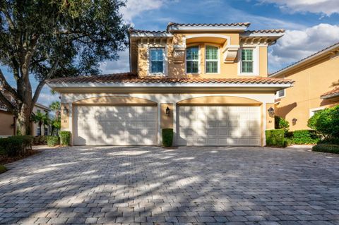 Tiny photo for 33 Camino Real #303, Howey In The Hills, FL 34737 (MLS # G5104869)