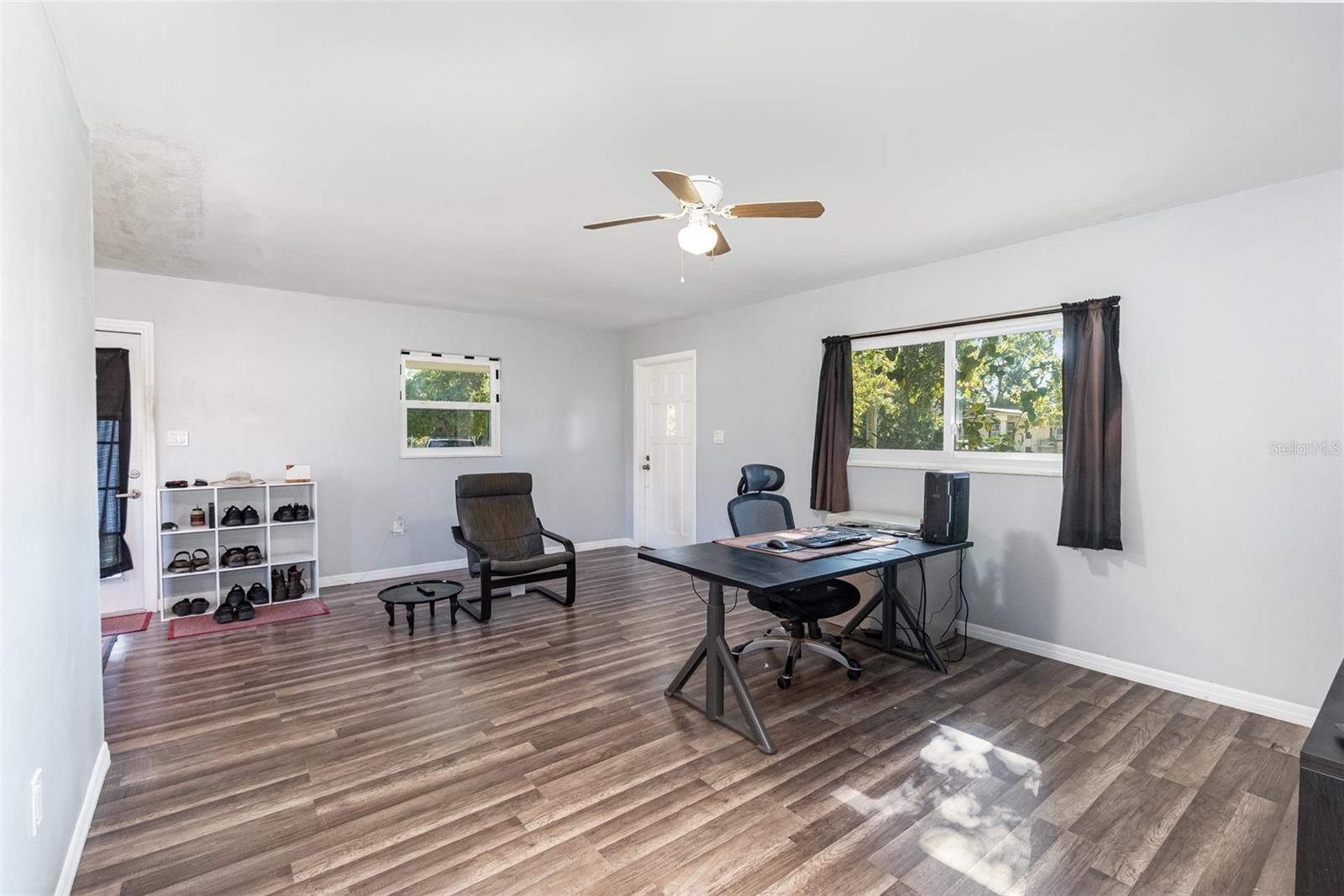 27 E SANDPIPER STREET