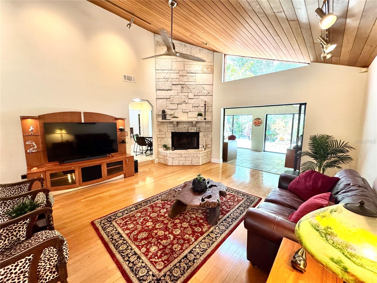 913 RED FOX ROAD