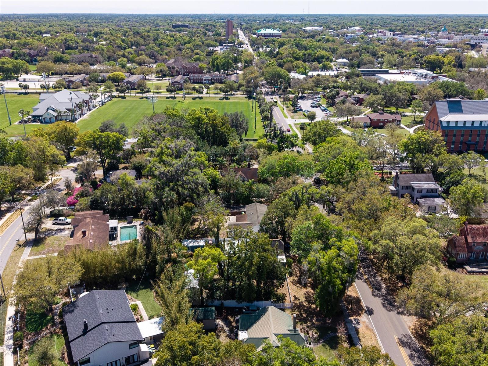UNIVERSITY TERRACE DELAND - Residential