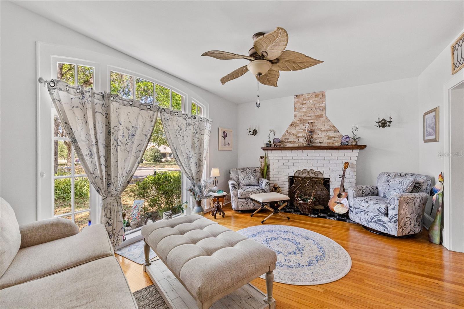 UNIVERSITY TERRACE DELAND - Residential