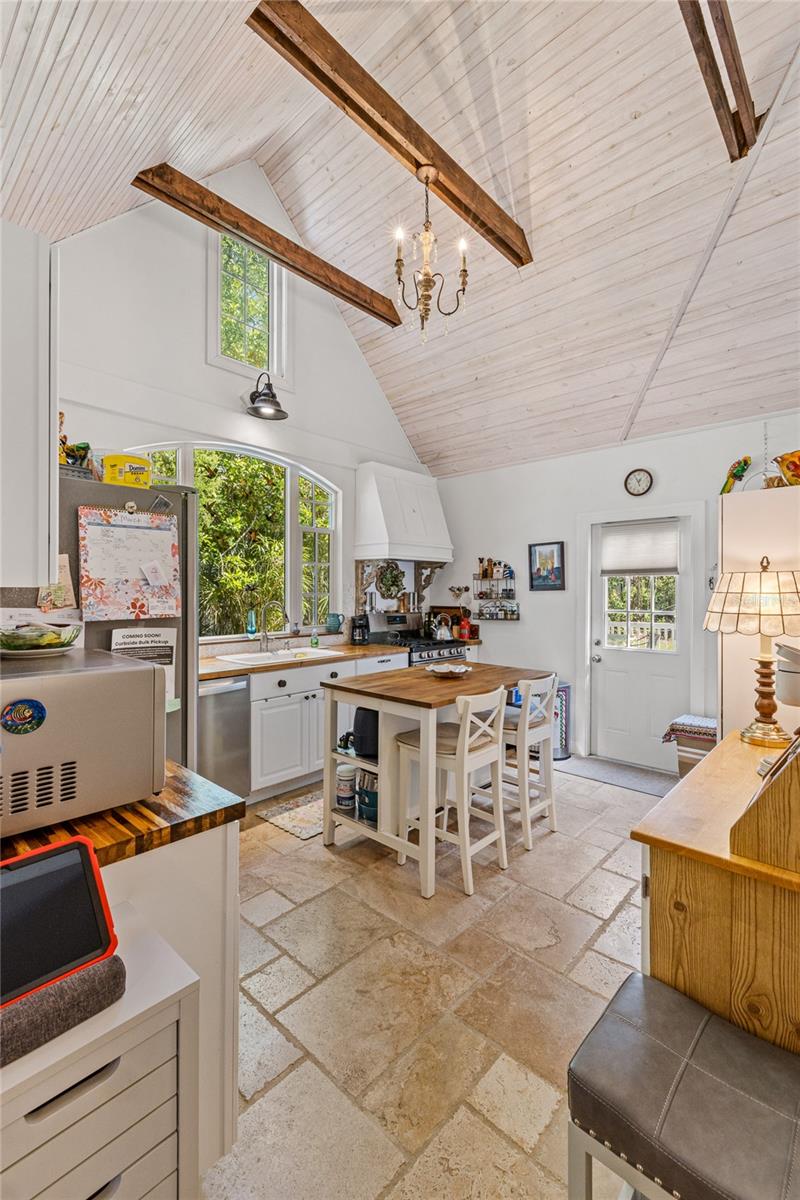 UNIVERSITY TERRACE DELAND - Residential