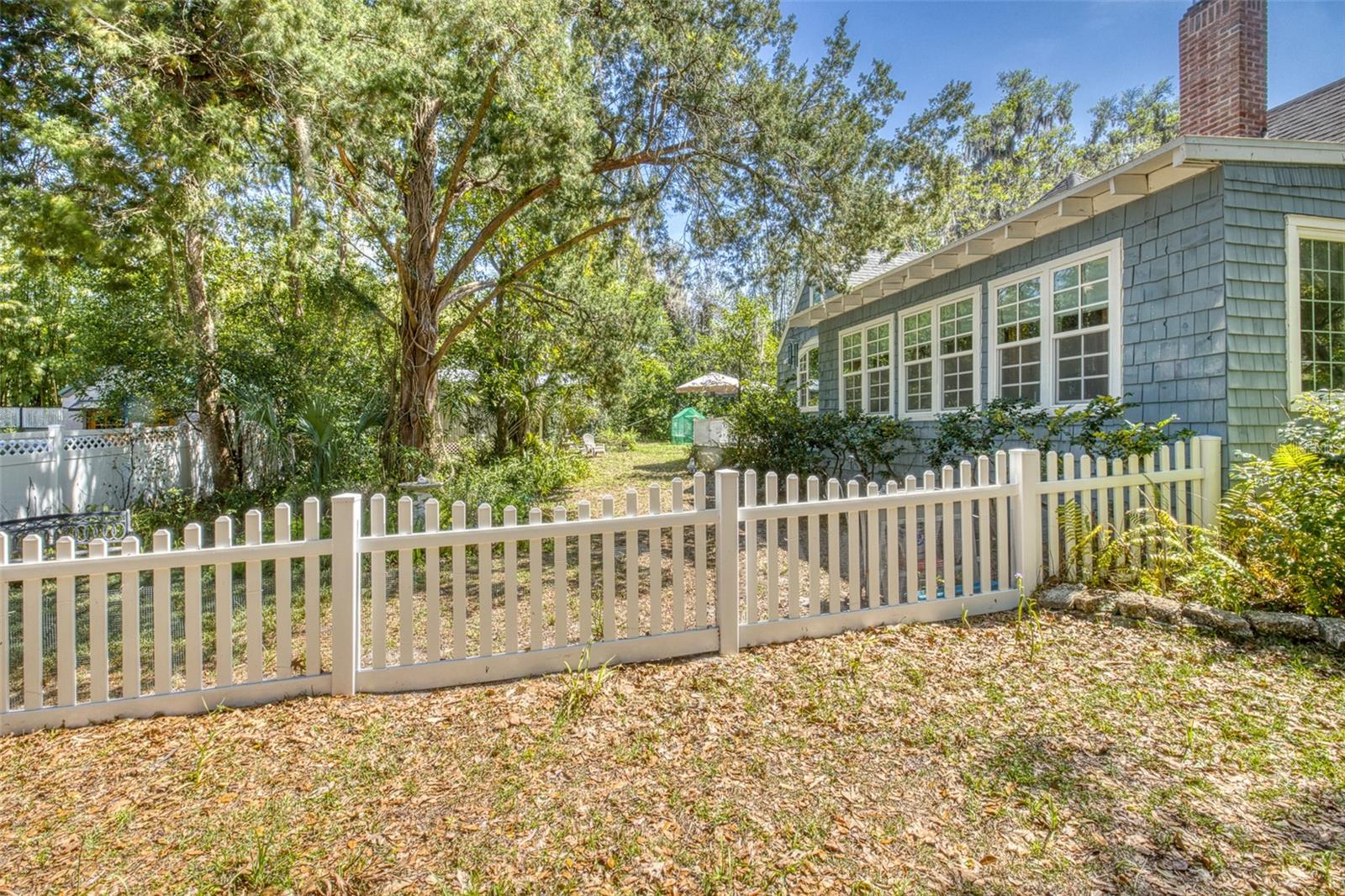 UNIVERSITY TERRACE DELAND - Residential