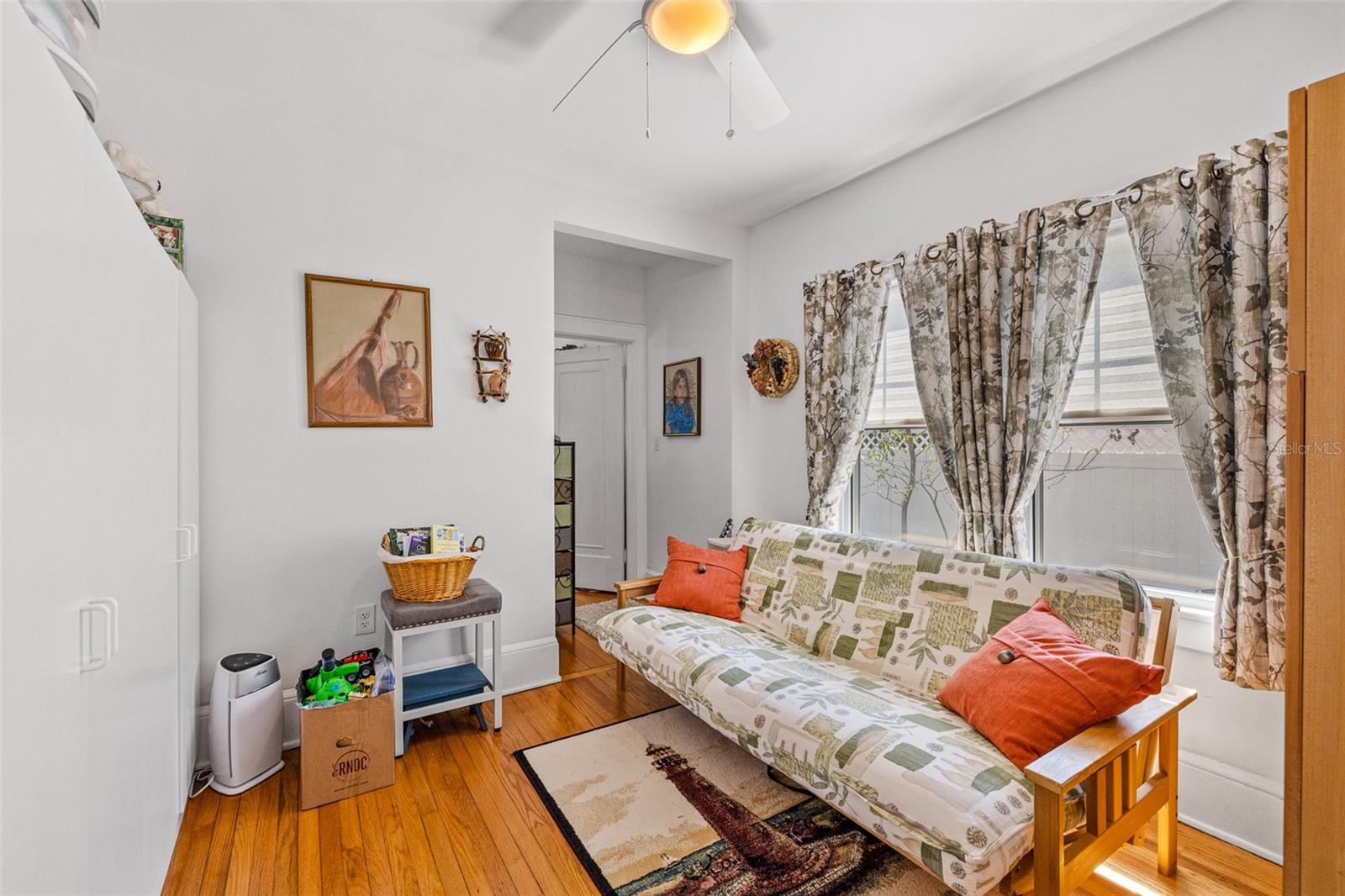 UNIVERSITY TERRACE DELAND - Residential