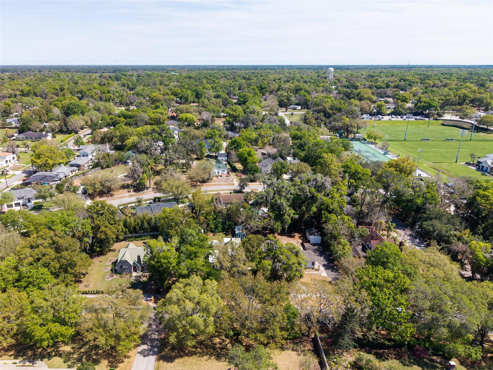 UNIVERSITY TERRACE DELAND - Residential